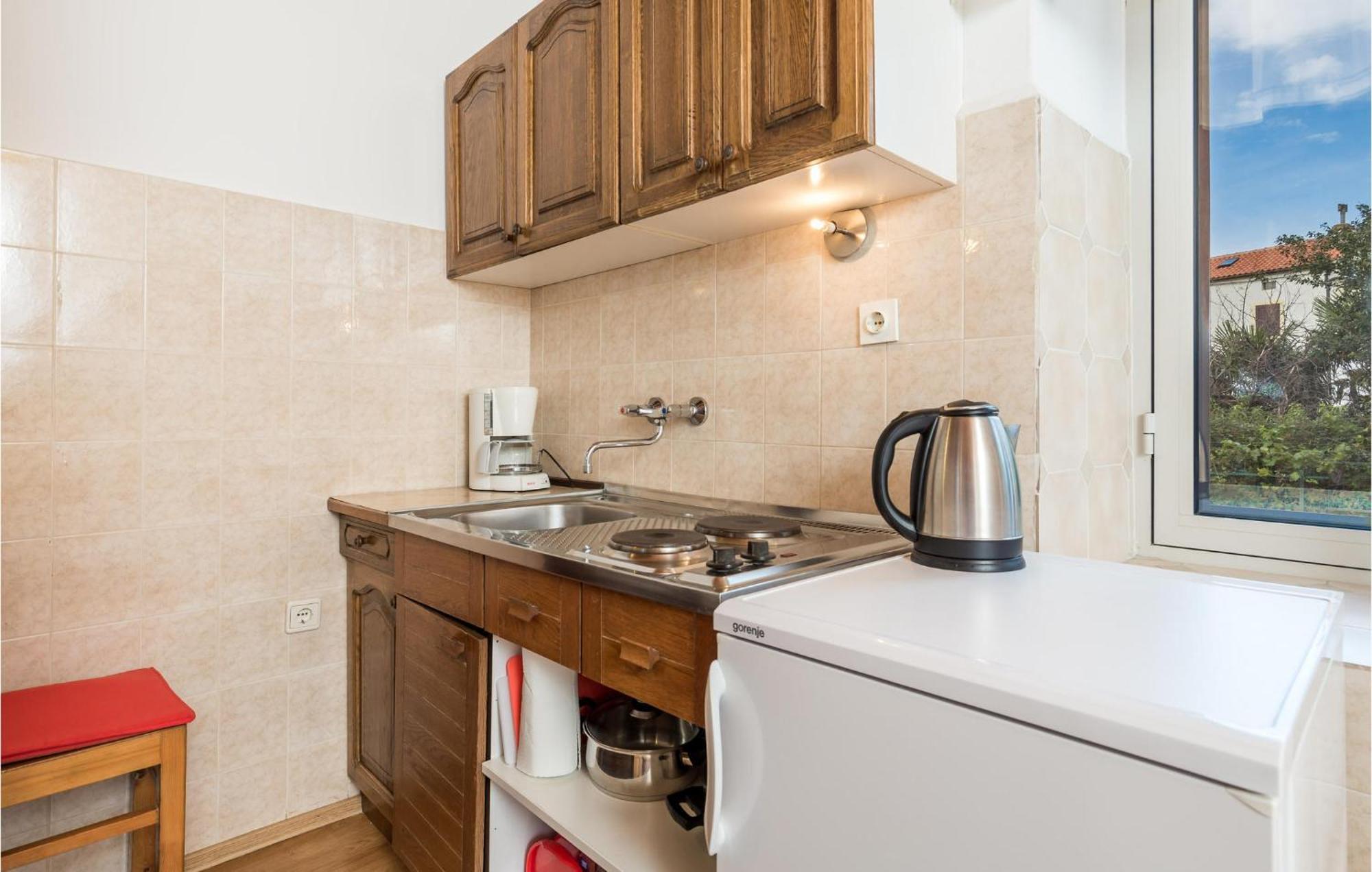 Beautiful Apartment In Omisalj With Kitchen Экстерьер фото